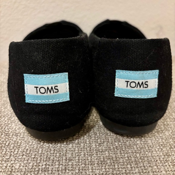 TOMS Black Classic Canvas Slip-Ons 7.5M – Arch Support, Like New - Picture 4 of 9